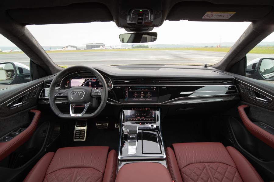 Торпедо Audi SQ8 TDI 2019 года  (WW) (фото 33 из 79)